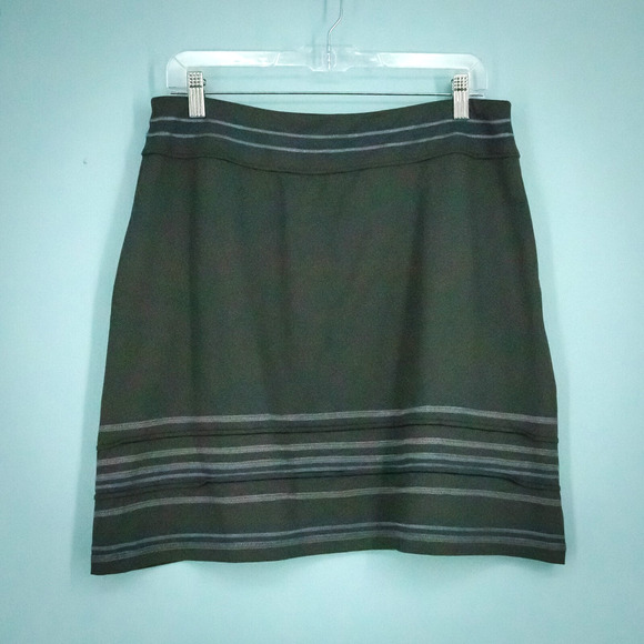 Title Nine Size Medium M Gray Breeze Contrast Stitching Pull On Skirt Cover Up - Picture 2 of 5